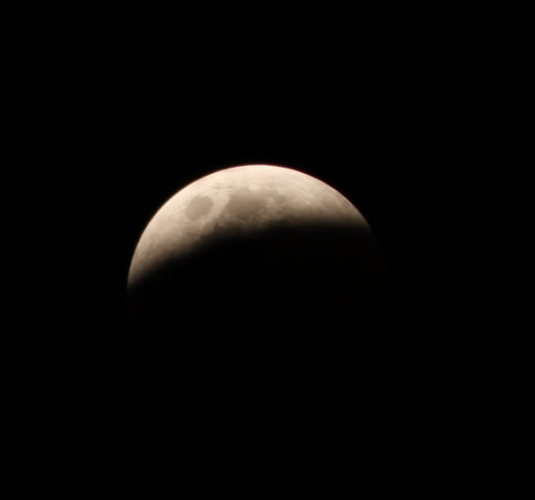 Le dÃ©but de l'Ã©clipse lunaire du 15 juin 2011